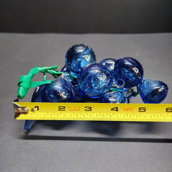 Vintage Handblown Art Glass Grapes Berries Cluster Cobalt Blue with Leaf - Picture 5 of 6